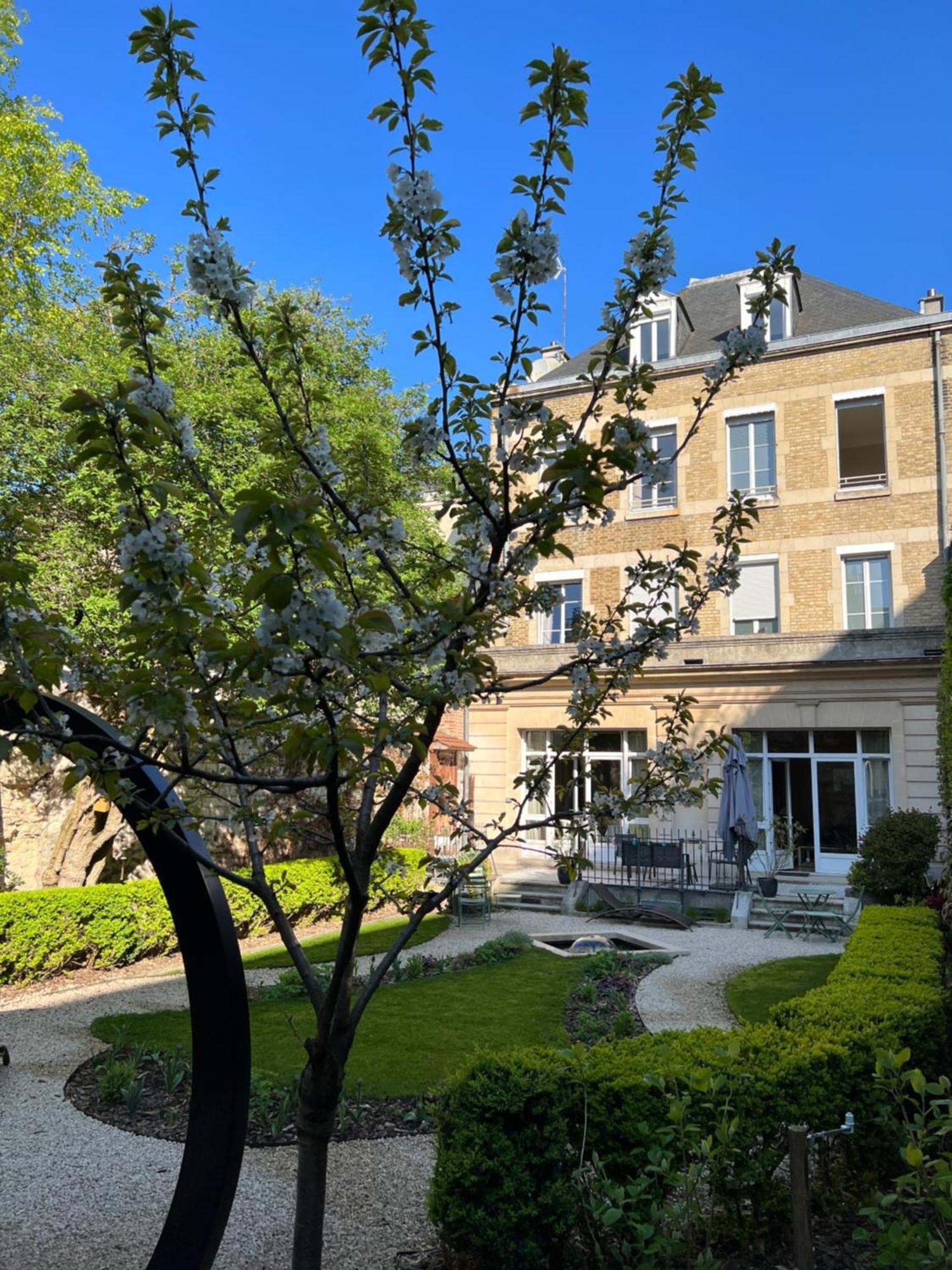 La Demeure Des Sacres - Cathedrale Bed & Breakfast Reims Exterior foto