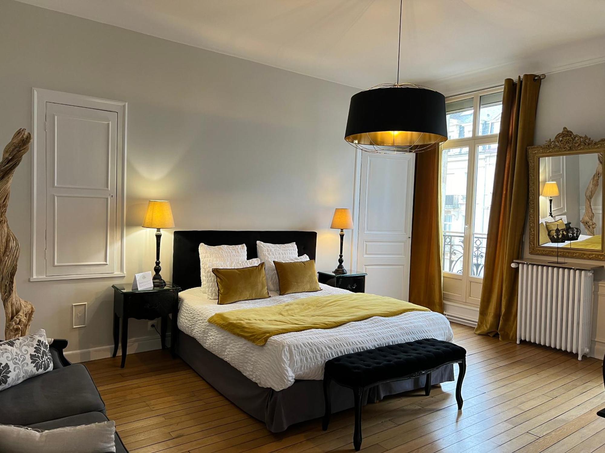 La Demeure Des Sacres - Cathedrale Bed & Breakfast Reims Exterior foto