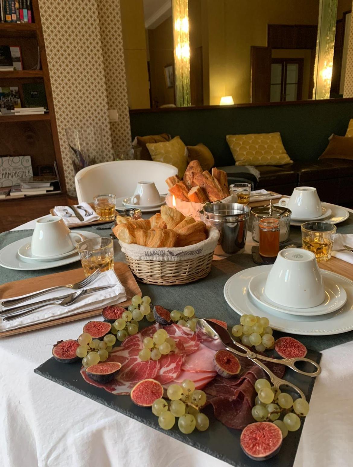 La Demeure Des Sacres - Cathedrale Bed & Breakfast Reims Exterior foto